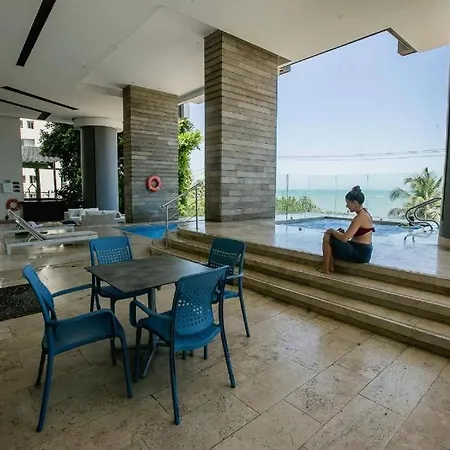 Apartamento Oceanfront Luxury Oasis Retreat