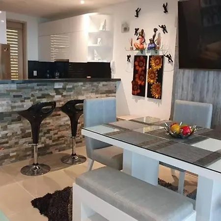 Oceanfront Luxury Oasis Retreat Apartamento *